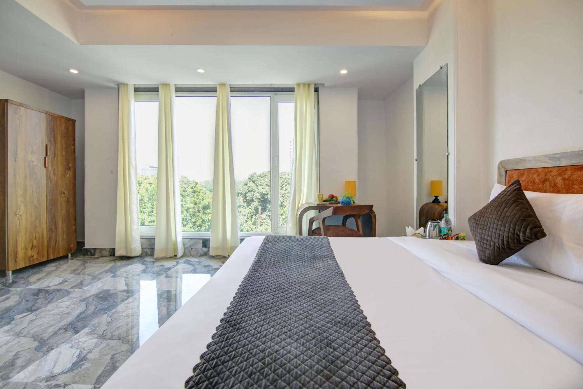 Hotel The Emporio Grand Near Vaishali Metro Station Ghaziabad Exterior photo