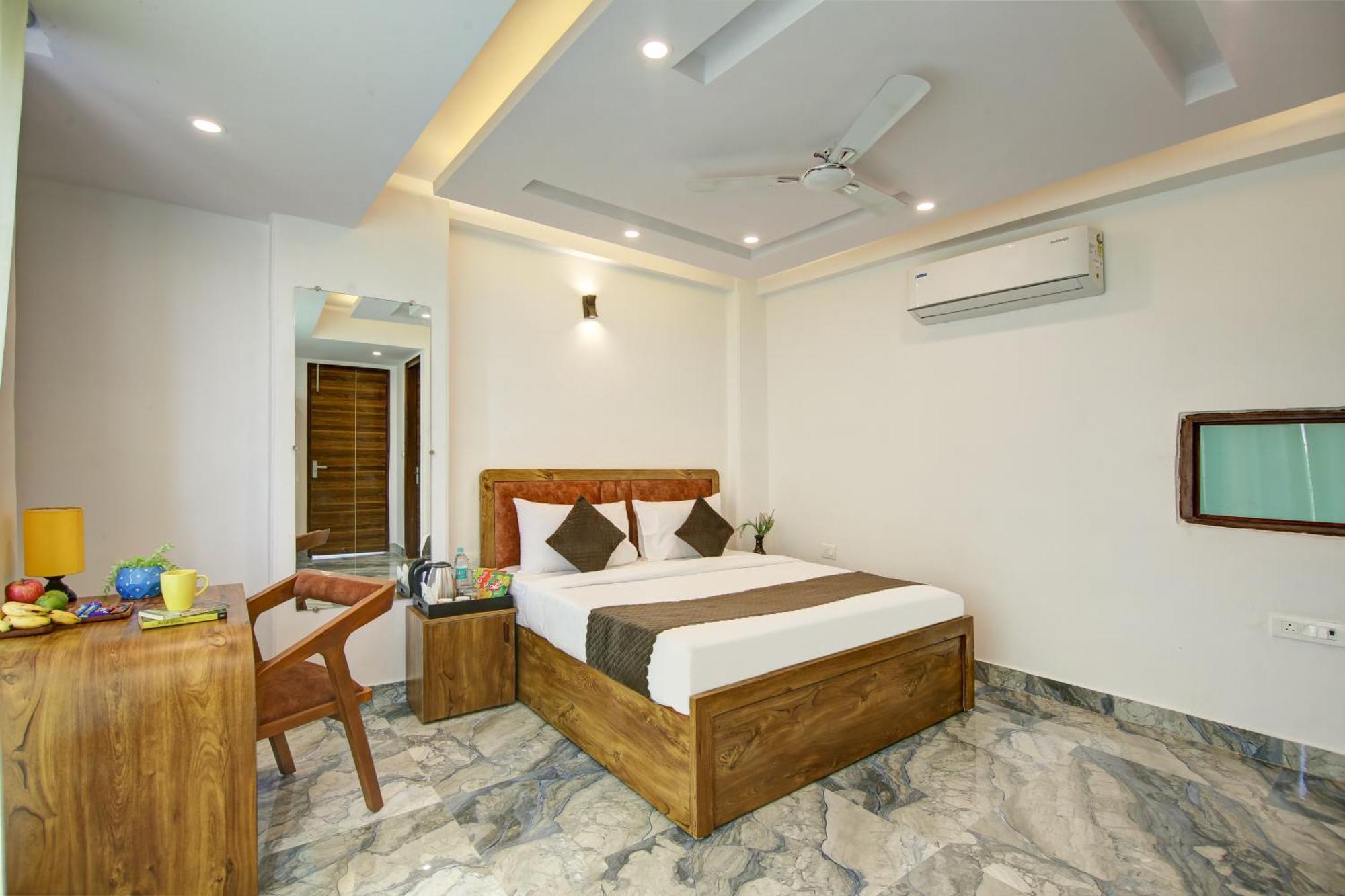 Hotel The Emporio Grand Near Vaishali Metro Station Ghaziabad Exterior photo