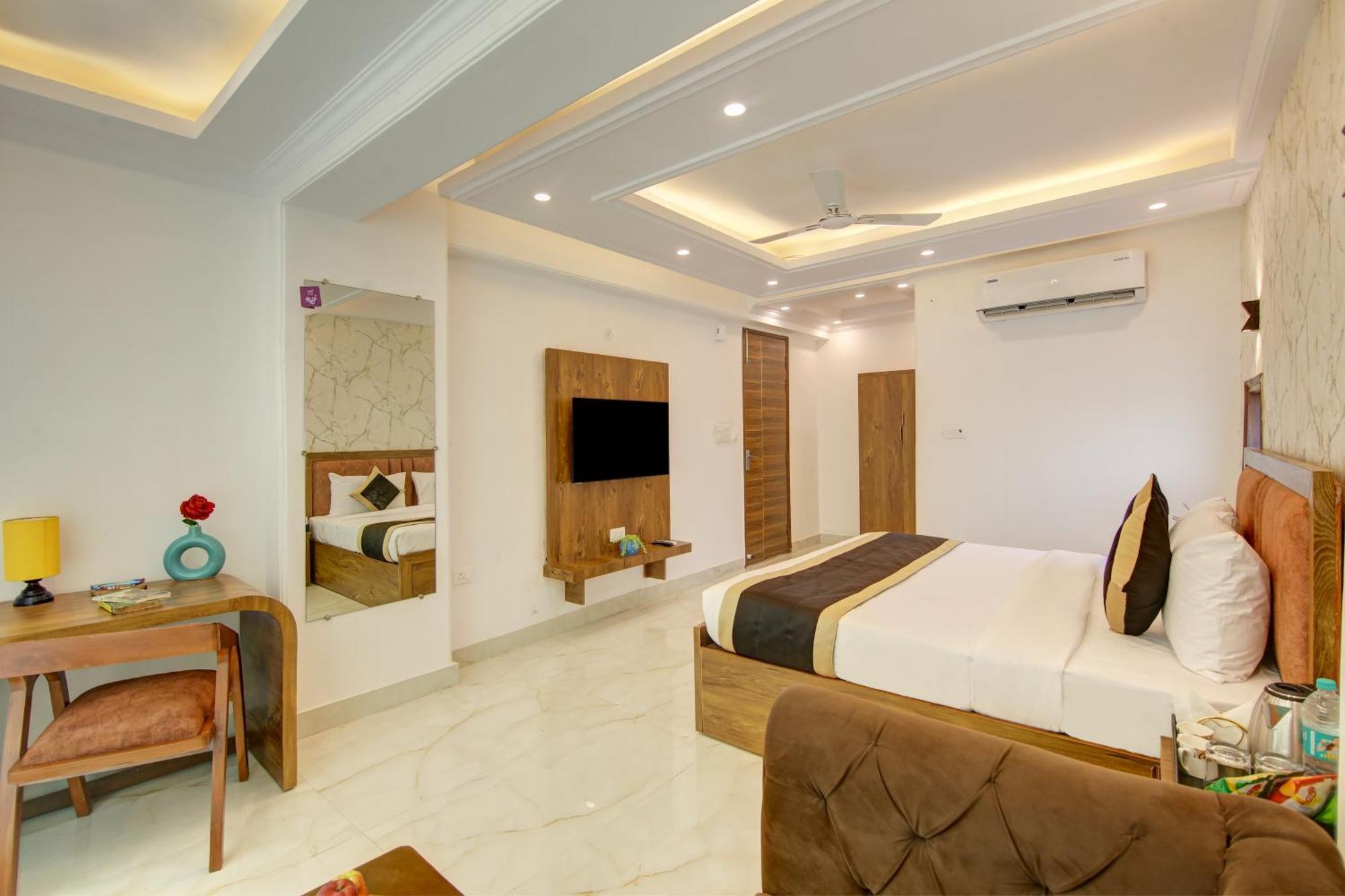 Hotel The Emporio Grand Near Vaishali Metro Station Ghaziabad Exterior photo
